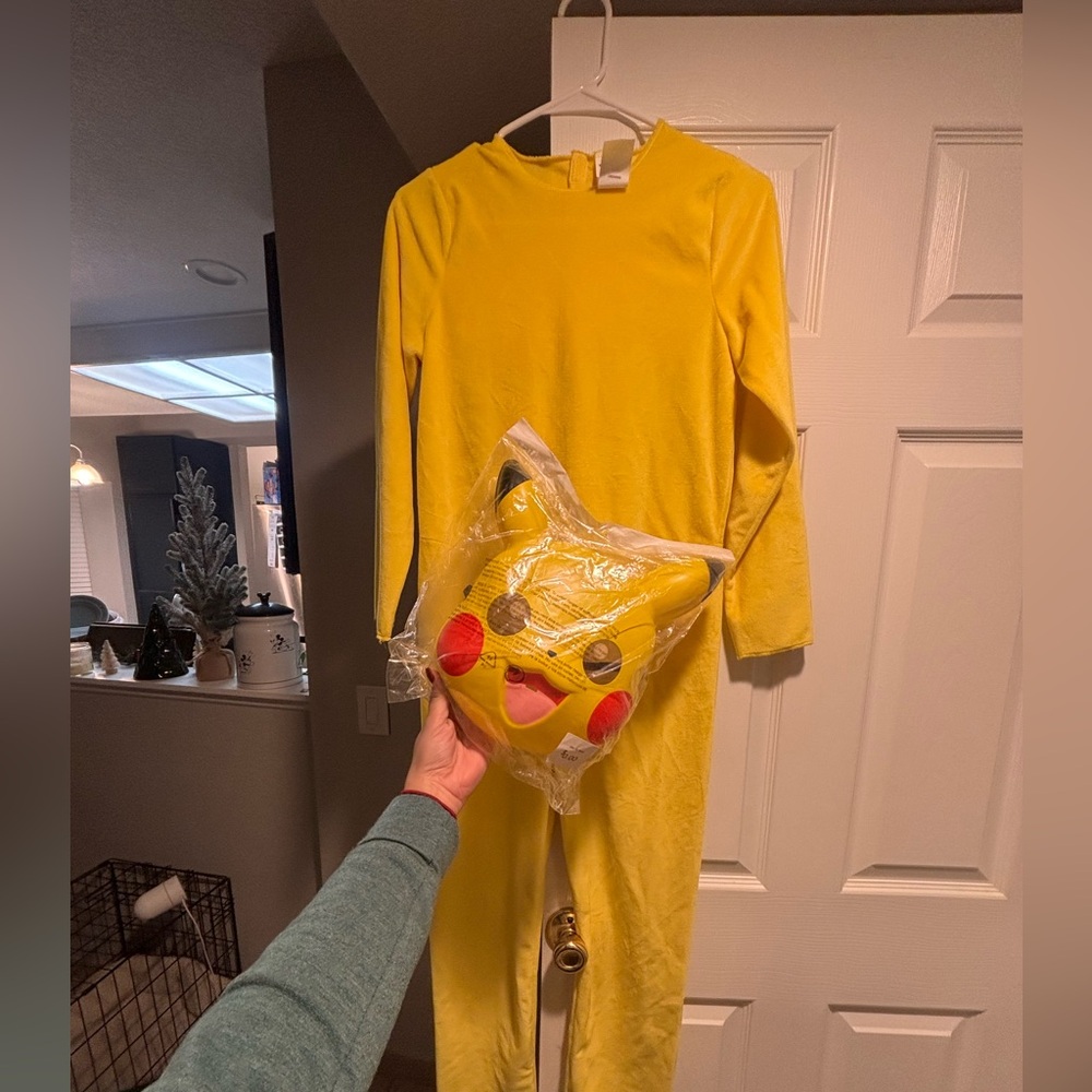 Pokemon Picchu Costume with Mask 10/12